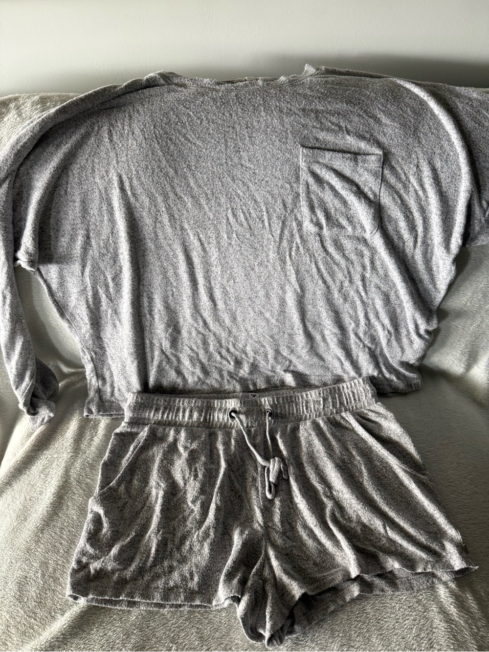 Roxy to piece shorts XL and long sleeve shirt XXL  set